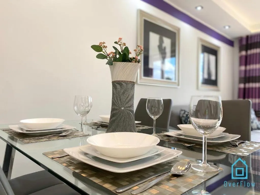 Violet Apartment - 10 Min To Old Town Gdansk,Pkp & Shopping Mall بولندا